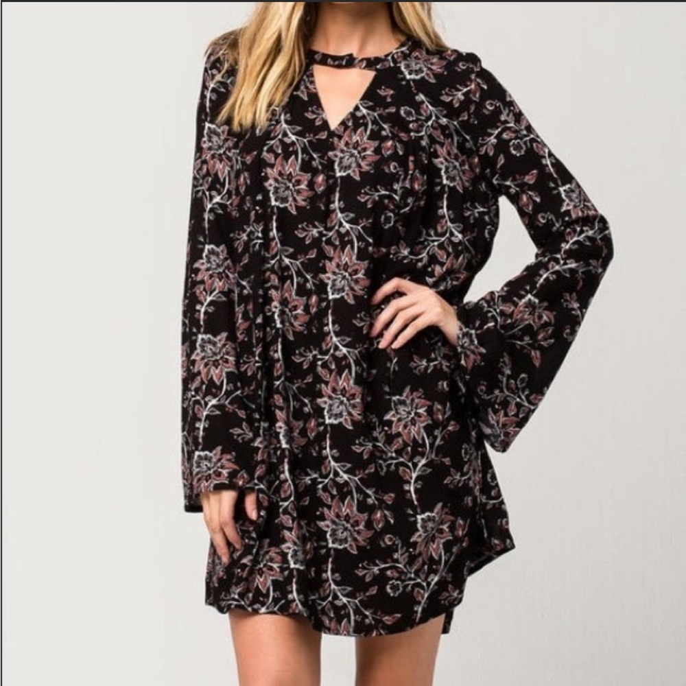 Others Follow Women's Black Floral Keyhole Boho Swing Dress, small